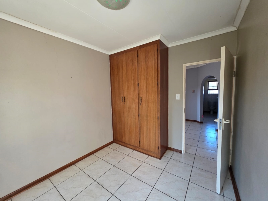 To Let 3 Bedroom Property for Rent in Langenhovenpark Free State